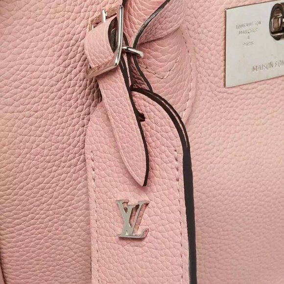 Louis Vuitton Pink Pebbled Veau Nuage Leather Milla PM Bag - Picture 8 of 10